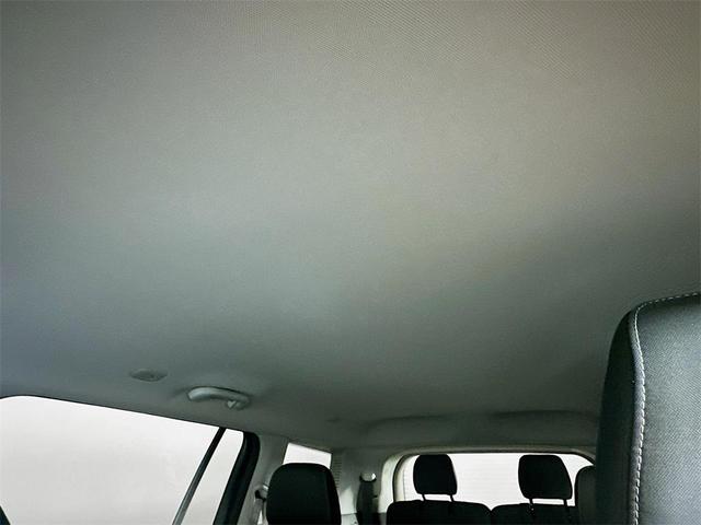 Photo of 2023 Diamond Black Crystal Pearlcoat Jeep Grand Cherokee L