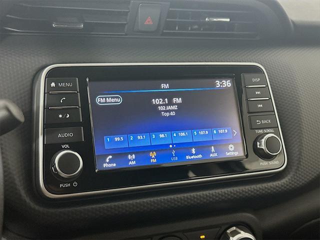 Photo of 2023 Gun Metallic Nissan Kicks