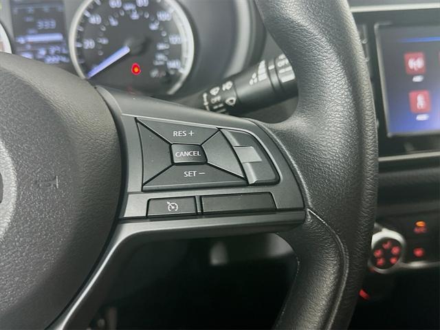 Photo of 2023 Gun Metallic Nissan Kicks