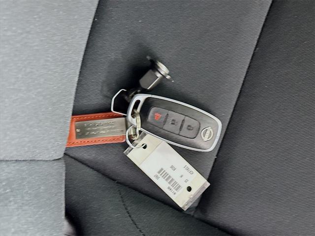 Photo of 2023 Gun Metallic Nissan Kicks