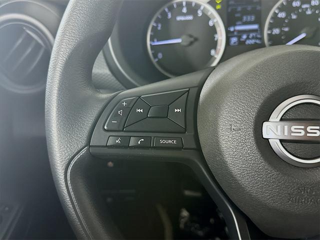 Photo of 2023 Gun Metallic Nissan Kicks