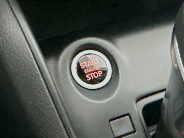 Photo of 2023 Gun Metallic Nissan Kicks