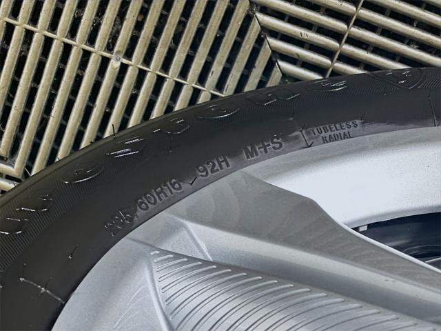 Photo of 2023 Gun Metallic Nissan Kicks