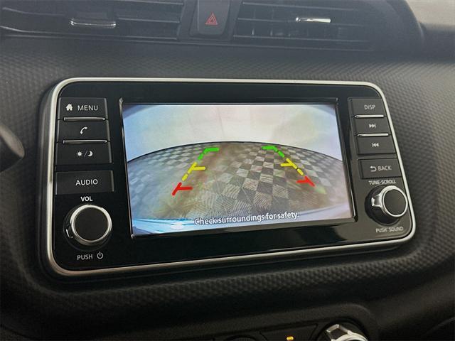 Photo of 2023 Gun Metallic Nissan Kicks