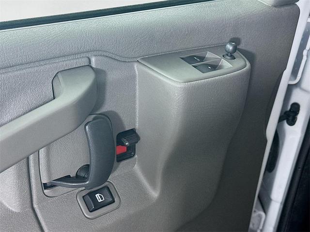 Photo of 2023 Summit White GMC Savana 2500