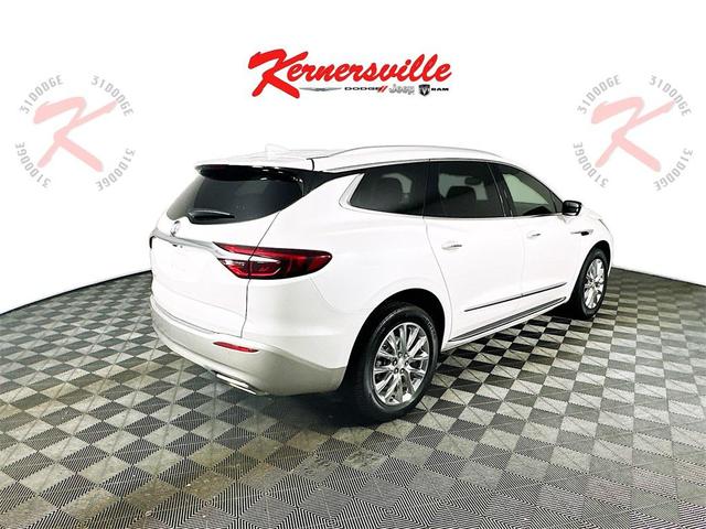 Photo of 2021 White Frost Tricoat Buick Enclave