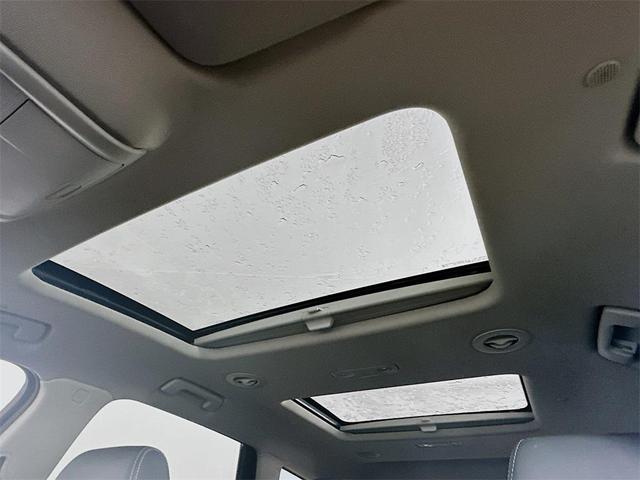 Photo of 2021 White Frost Tricoat Buick Enclave