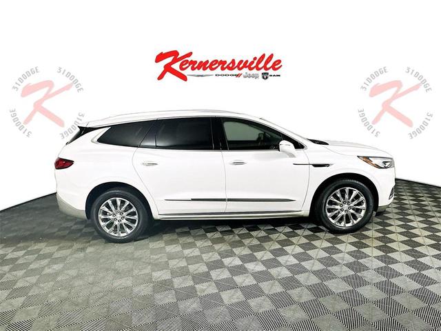 Photo of 2021 White Frost Tricoat Buick Enclave