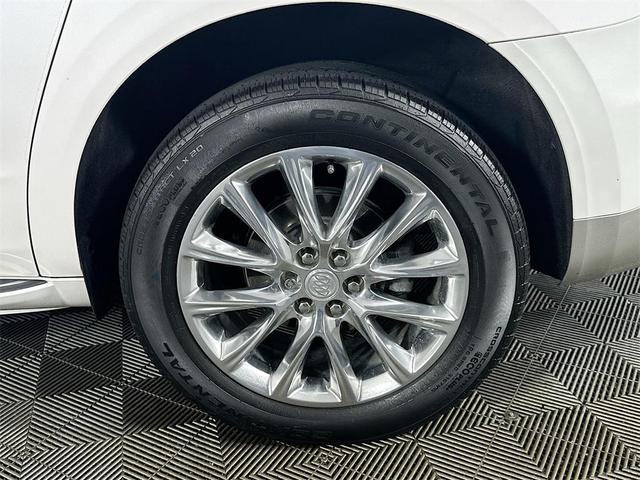 Photo of 2021 White Frost Tricoat Buick Enclave