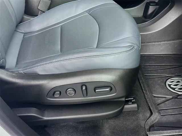 Photo of 2021 White Frost Tricoat Buick Enclave