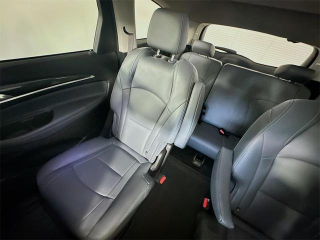 Photo of 2021 White Frost Tricoat Buick Enclave