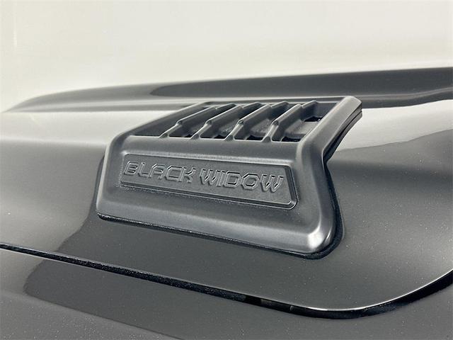 Photo of 2022 Diamond Black Crystal Pearlcoat RAM 1500