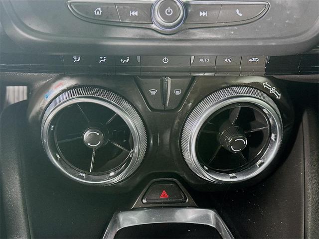 Photo of 2023 Summit White Chevrolet Camaro