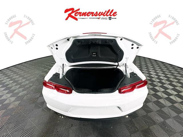 Photo of 2023 Summit White Chevrolet Camaro