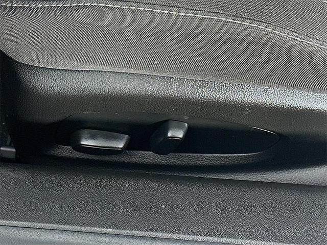 Photo of 2023 Summit White Chevrolet Camaro