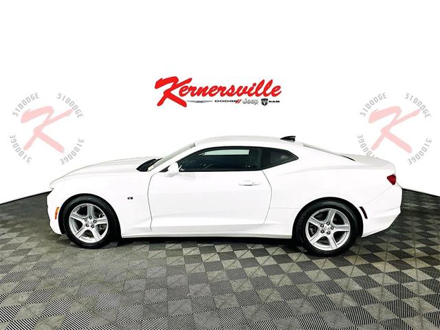 Photo of 2023 Summit White Chevrolet Camaro