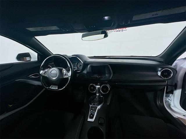 Photo of 2023 Summit White Chevrolet Camaro