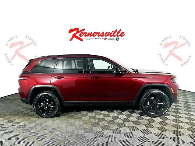Photo of 2025 Velvet Red Pearlcoat Jeep Grand Cherokee