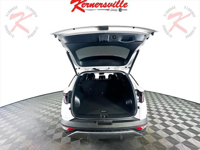 Photo of 2022 Quartz White Hyundai TUCSON Hybrid