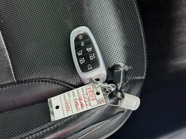 Photo of 2022 Quartz White Hyundai TUCSON Hybrid