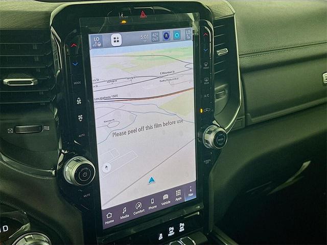 Photo of 2026 Diamond Black Crystal Pearlcoat RAM 1500