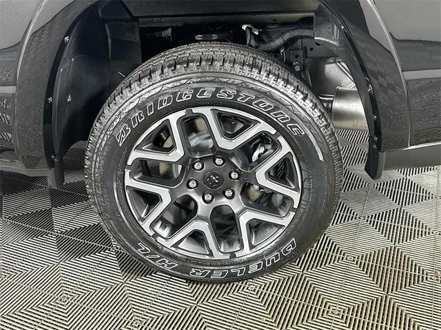 Photo of 2026 Diamond Black Crystal Pearlcoat RAM 1500