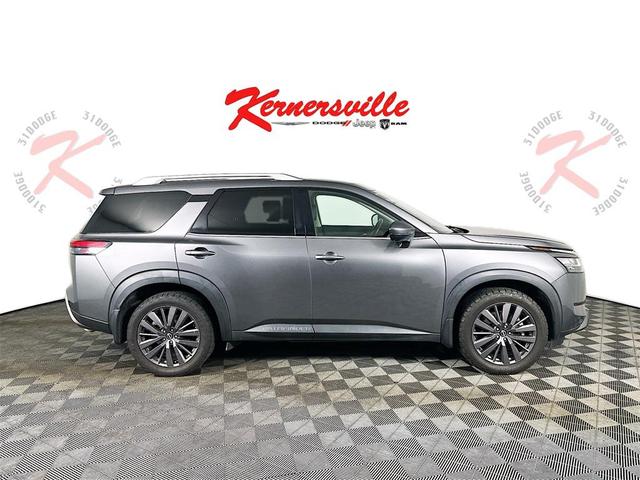 Photo of 2023 Gun Metallic Nissan Pathfinder