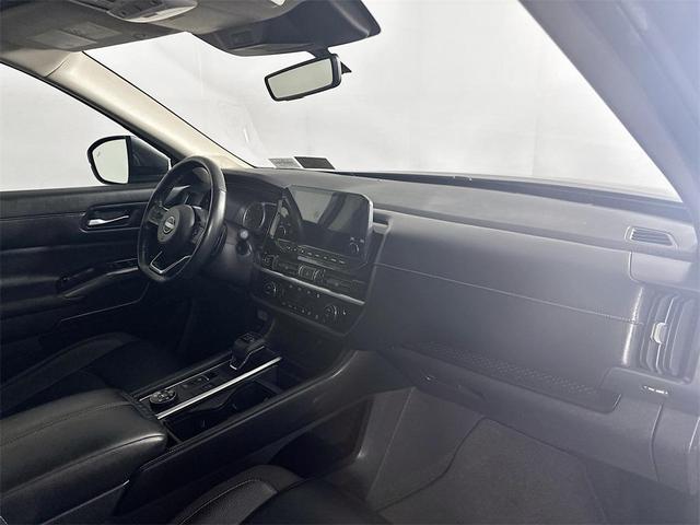 Photo of 2023 Gun Metallic Nissan Pathfinder