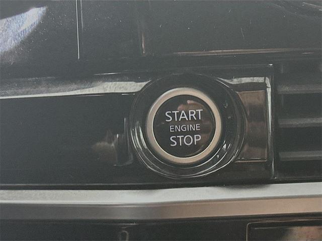 Photo of 2023 Gun Metallic Nissan Pathfinder