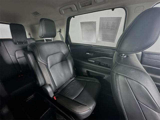 Photo of 2023 Gun Metallic Nissan Pathfinder
