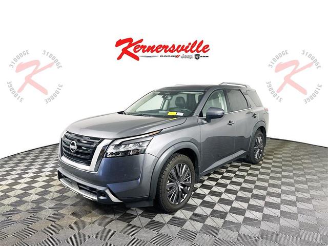 Photo of 2023 Gun Metallic Nissan Pathfinder