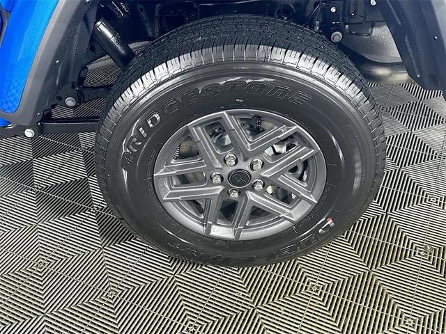 Photo of 2025 Hydro Blue Pearlcoat Jeep Gladiator