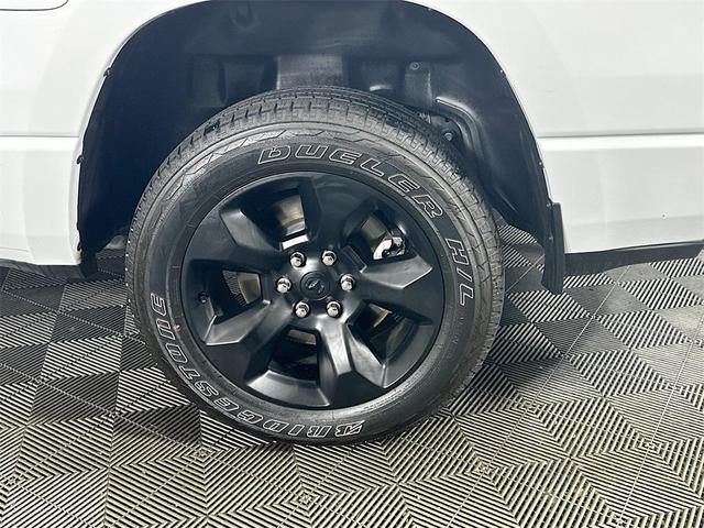 Photo of 2024 Bright White Clearcoat RAM 1500