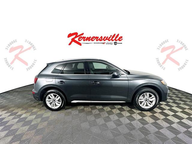 Photo of 2023 Daytona Gray Pearl Effect Audi Q5