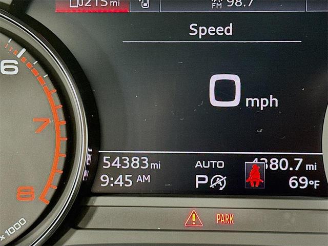 Photo of 2023 Daytona Gray Pearl Effect Audi Q5