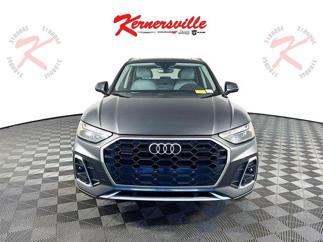 Photo of 2023 Daytona Gray Pearl Effect Audi Q5