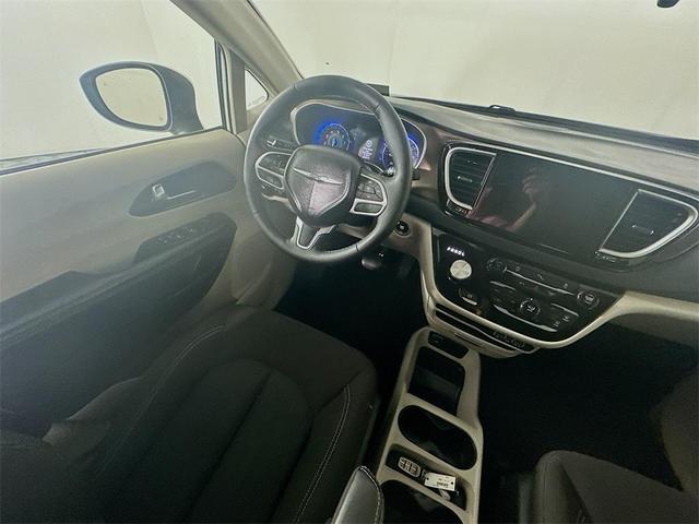 Photo of 2023 Bright White Clearcoat Chrysler Voyager