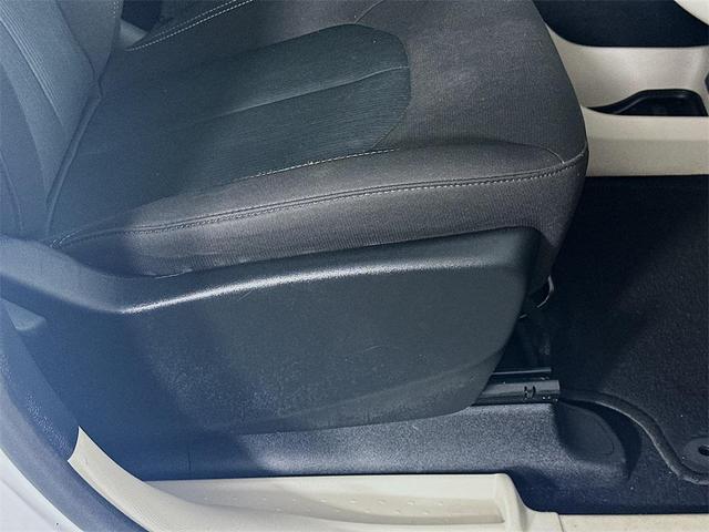 Photo of 2023 Bright White Clearcoat Chrysler Voyager