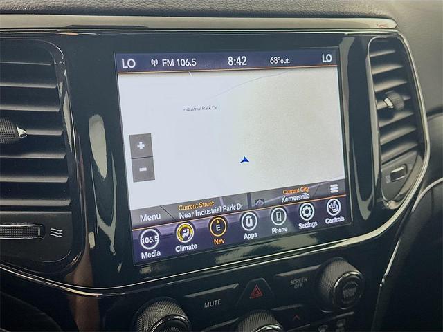 Photo of 2021 Granite Crystal Metallic Clearcoat Jeep Grand Cherokee