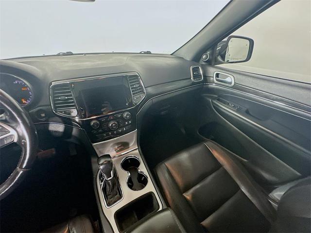 Photo of 2021 Granite Crystal Metallic Clearcoat Jeep Grand Cherokee