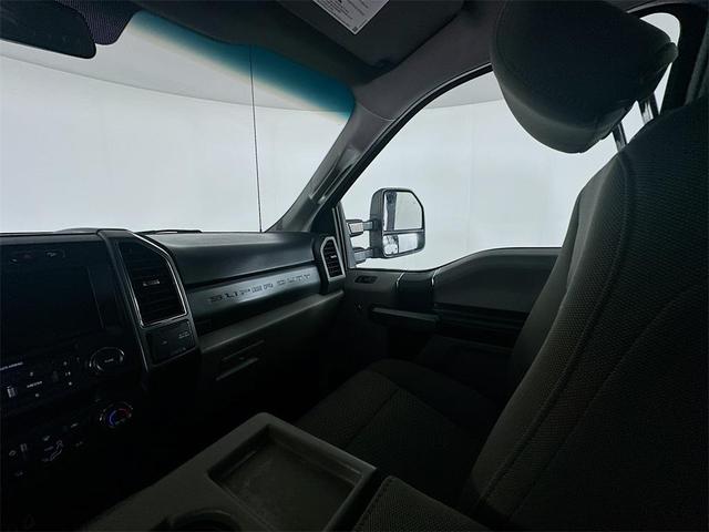 Photo of 2019 Oxford White Ford F-250