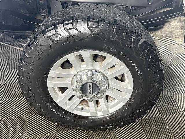 Photo of 2019 Oxford White Ford F-250