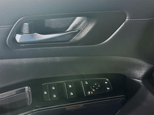 Photo of 2022 Super Black Nissan Pathfinder