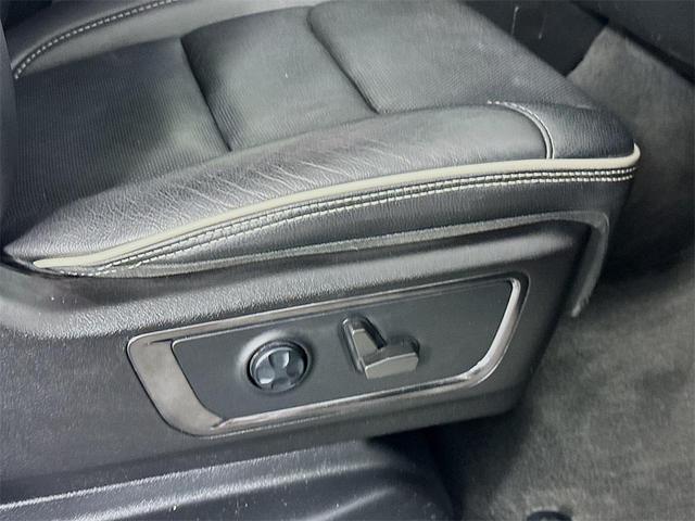 Photo of 2022 Bright White Clearcoat RAM 1500
