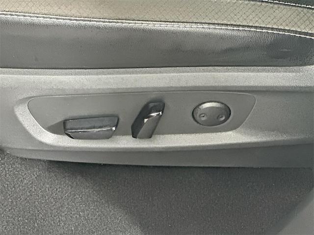 Photo of 2022 Scarlet Ember Tintcoat Nissan Pathfinder