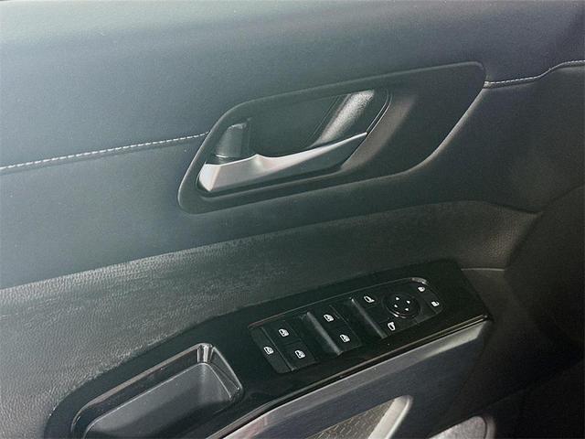 Photo of 2022 Scarlet Ember Tintcoat Nissan Pathfinder