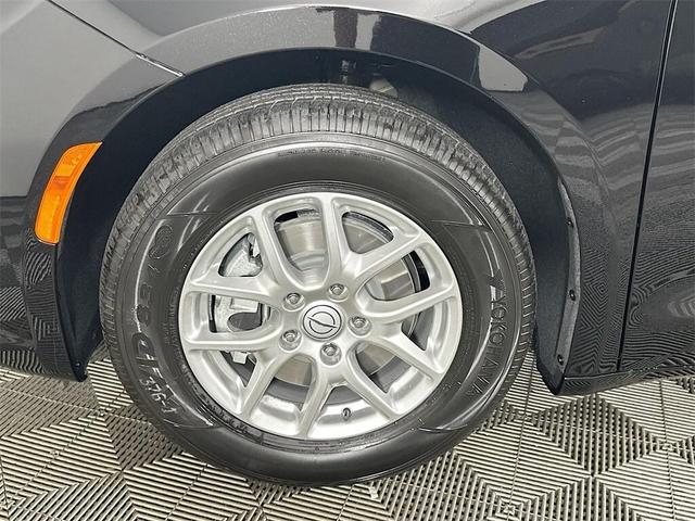 Photo of 2026 Diamond Black Crystal Pearlcoat Chrysler Pacifica