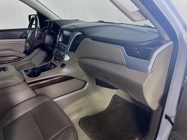 Photo of 2017 White Frost Tricoat GMC Yukon