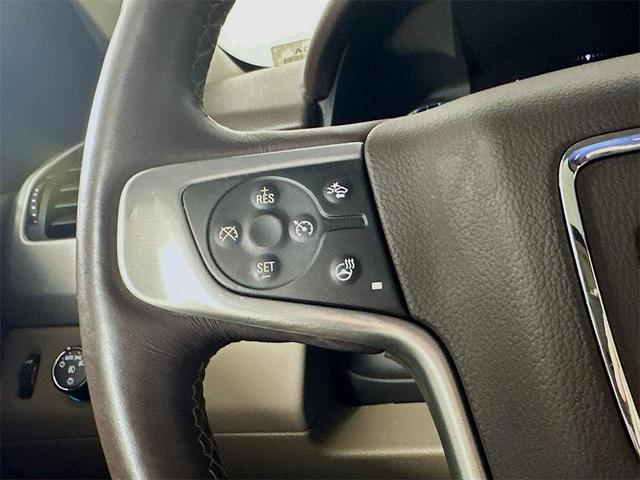 Photo of 2017 White Frost Tricoat GMC Yukon