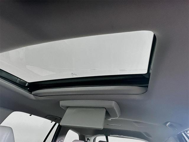 Photo of 2020 Lunar Silver Metallic Honda Pilot